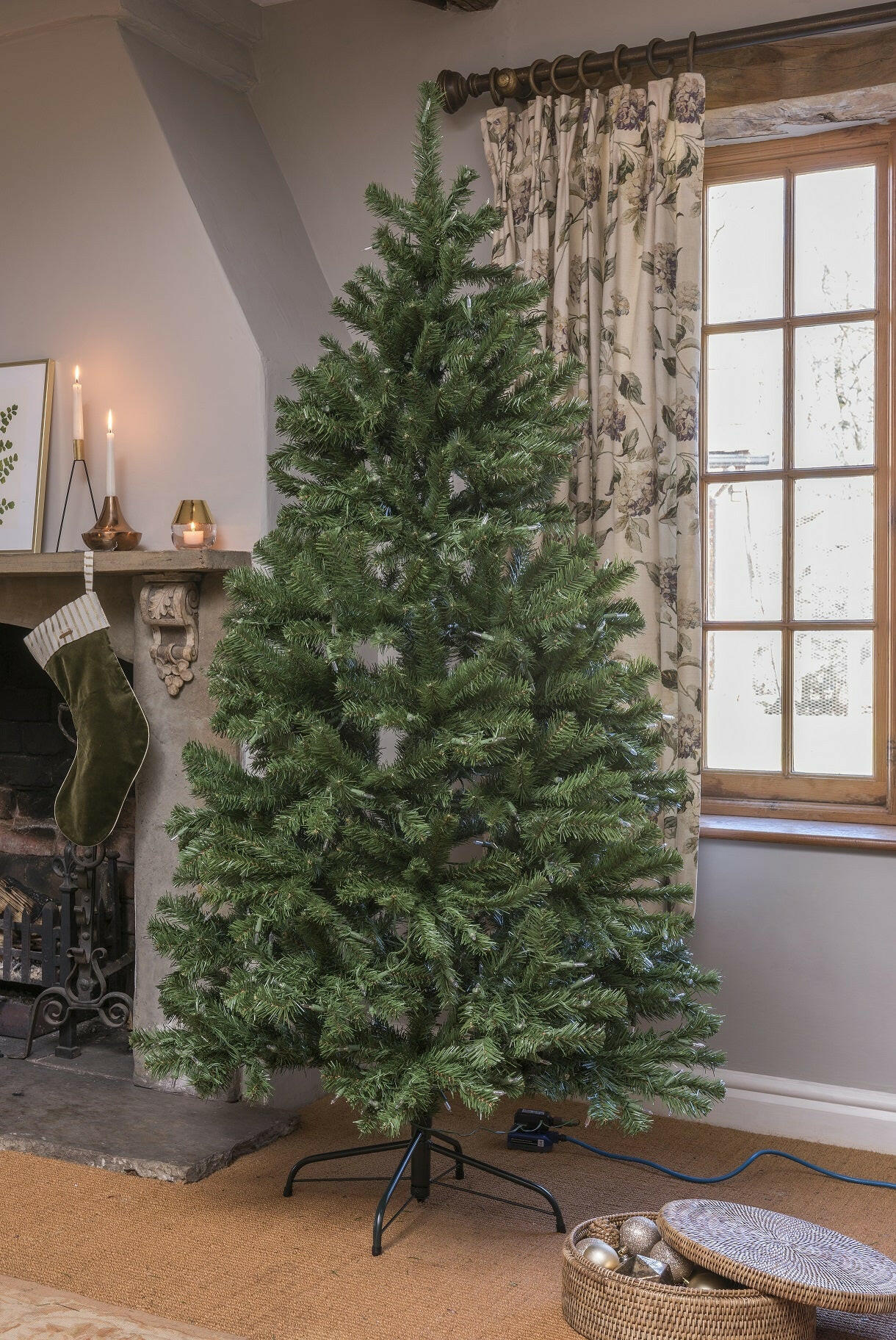 Artificial North Valley Spruce Hinged Luxury Christmas Tree