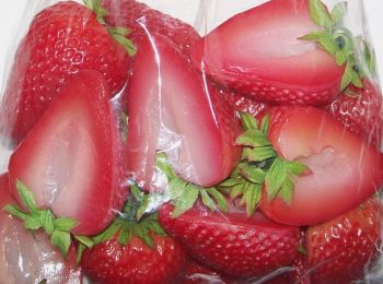 Strawberry (halves)