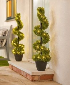 Potted Pre-Lit Spiral Topiary Tree
